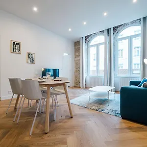  Apartment Bright And Peaceful T2 In Town Center Ail